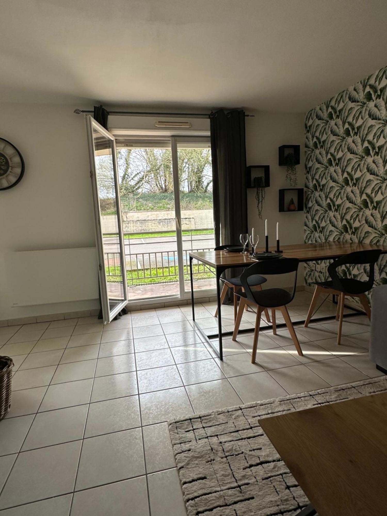 Appartement Entierement Renove Roye  Bagian luar foto